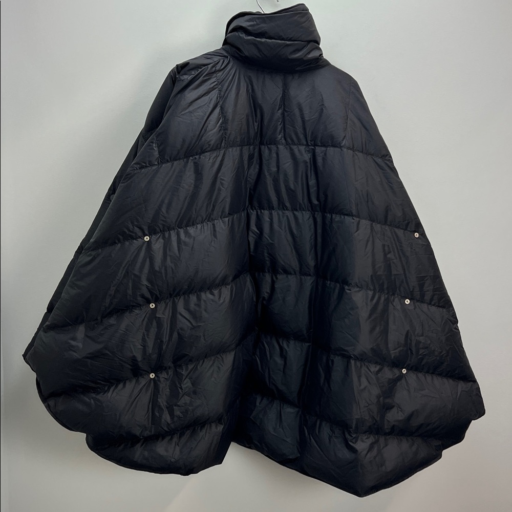 L.L. Bean Black Puffer Jacket - Picture 4 of 7